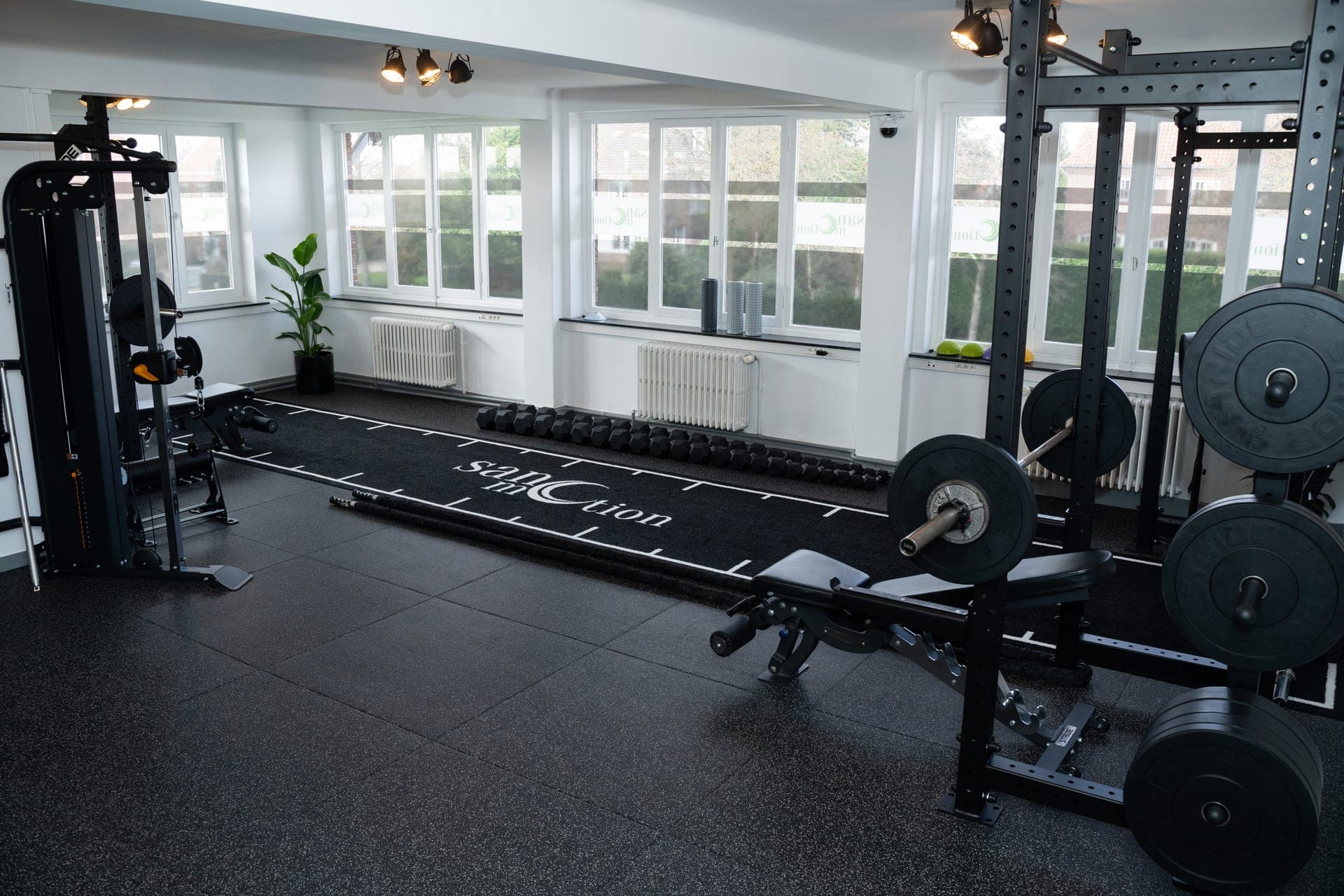 Overzicht van de trainingszaal in de Sanomotion Private Gym